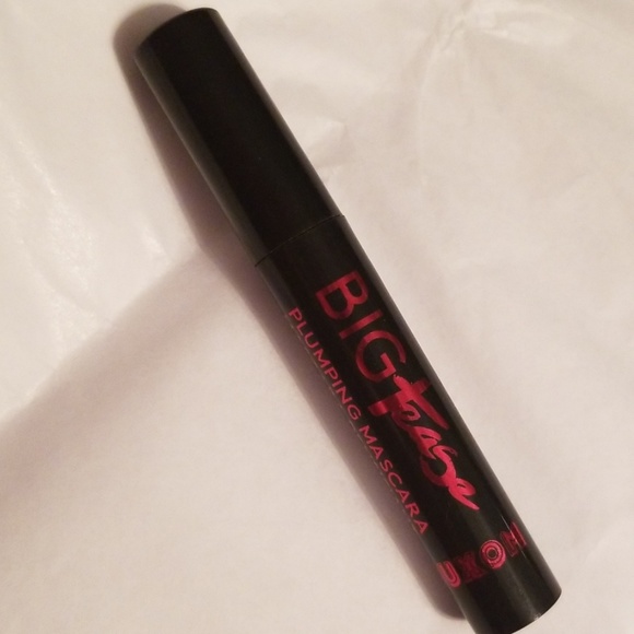 Buxom Other - 5/25 bundle. Buxom Plumping Mascara Buxom Other - 5/25 bundle. Buxom Plumping Mascara